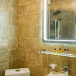 Monysto Hotel *